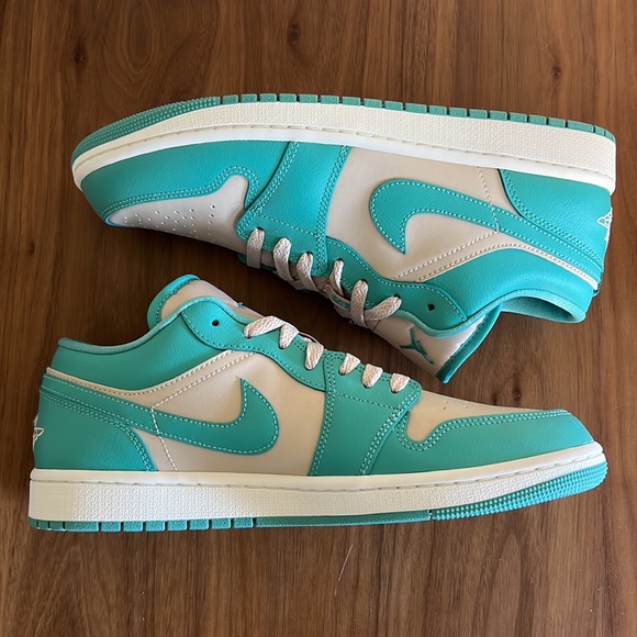 New Air Jordan 1 Low - Picture 6 of 7